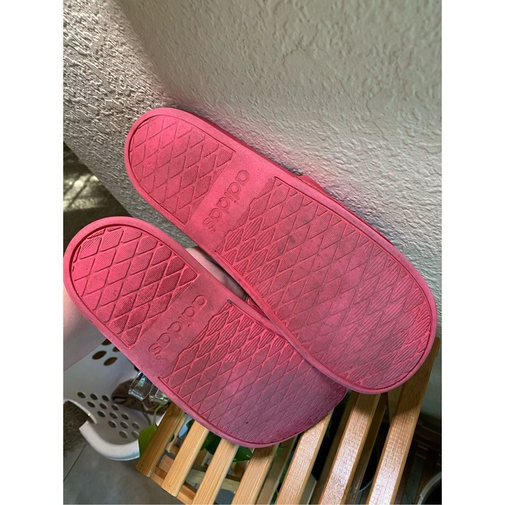 ‎Adidas Red Slides - Picture 4 of 5